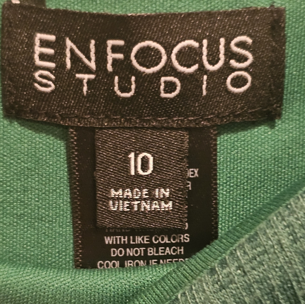 Enfocus Studio Kelly Green  Sleeveless Midi Dress with Mock Gold Buttons. - Picture 3 of 5